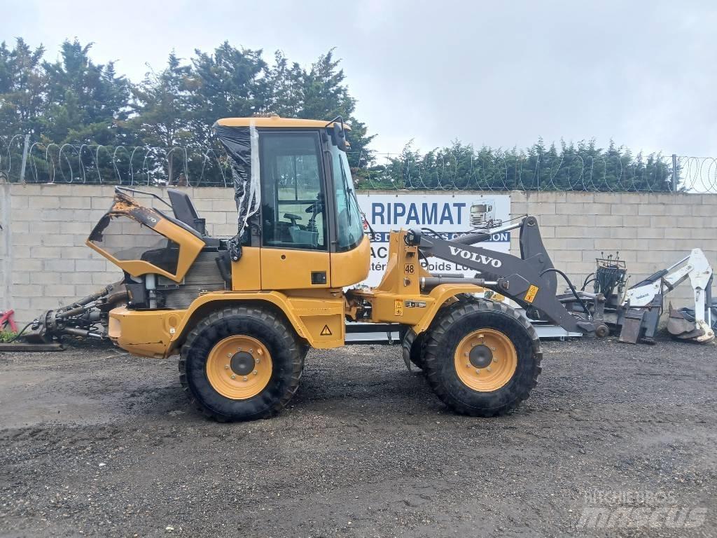 Volvo L 30 G Gumikerekes homlokrakodók