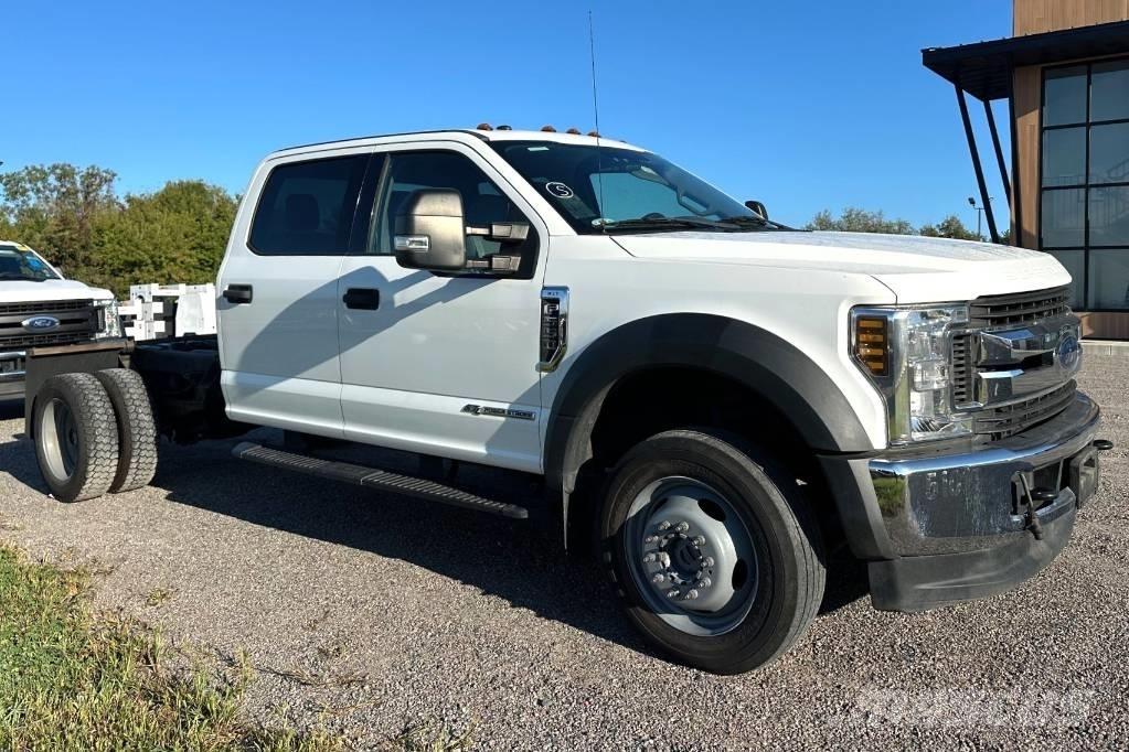Ford F 550 XLT SD Fülkés alváz