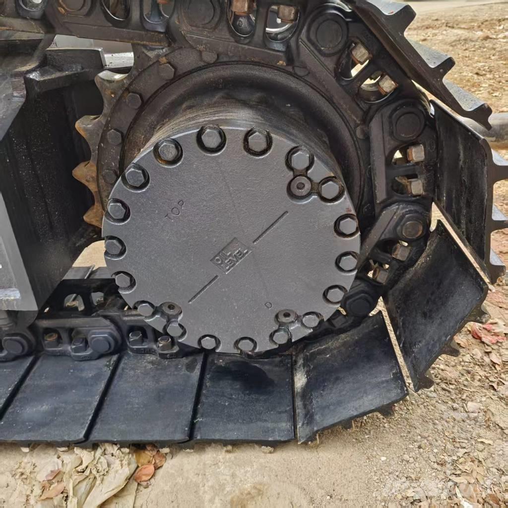 Komatsu PC 200-8 Lánctalpas kotrók
