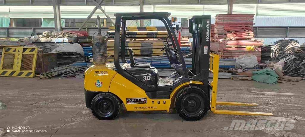 Komatsu FD 30 T-17 Dízel targoncák