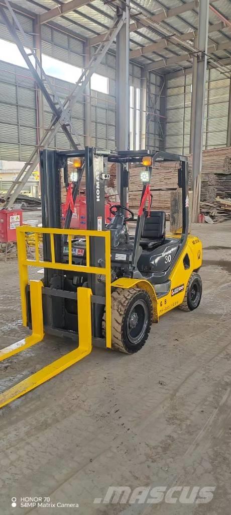 Komatsu FD 30 T-17 Dízel targoncák