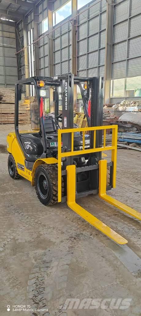 Komatsu FD 30 T-17 Dízel targoncák