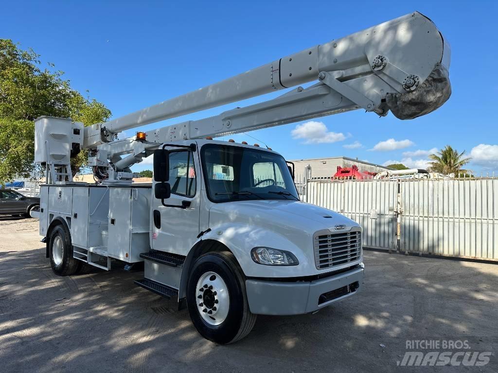 Freightliner M2 Teherautóra szerelt emelők és állványok