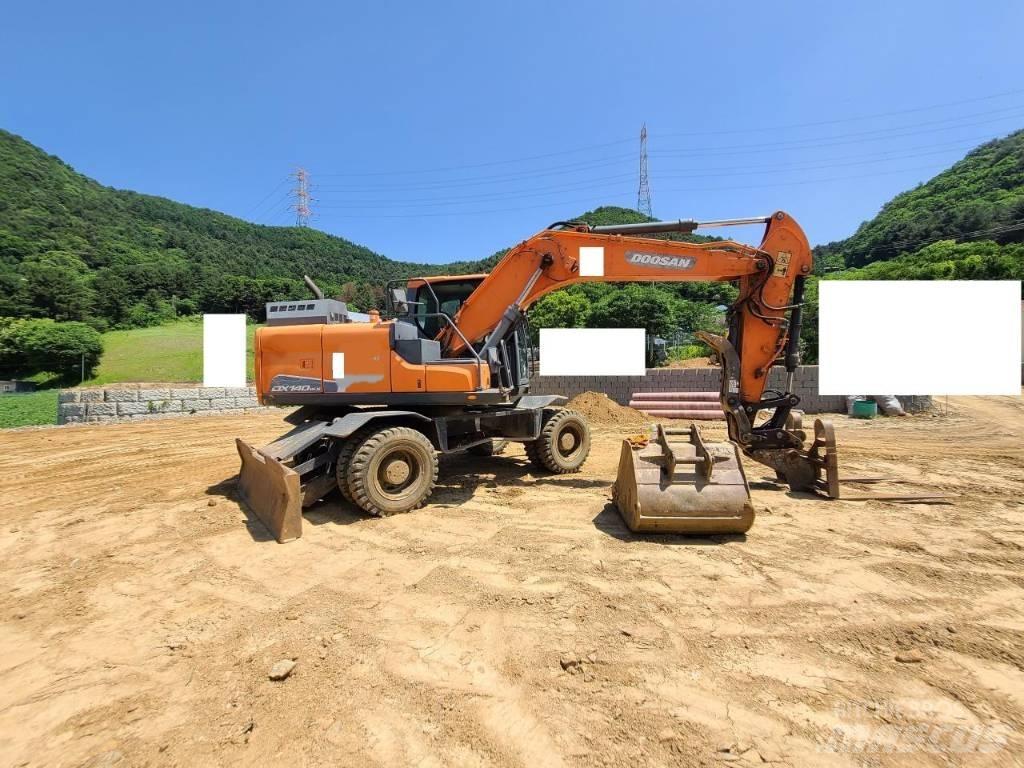 Doosan DX 140 W Gumikerekes kotrók