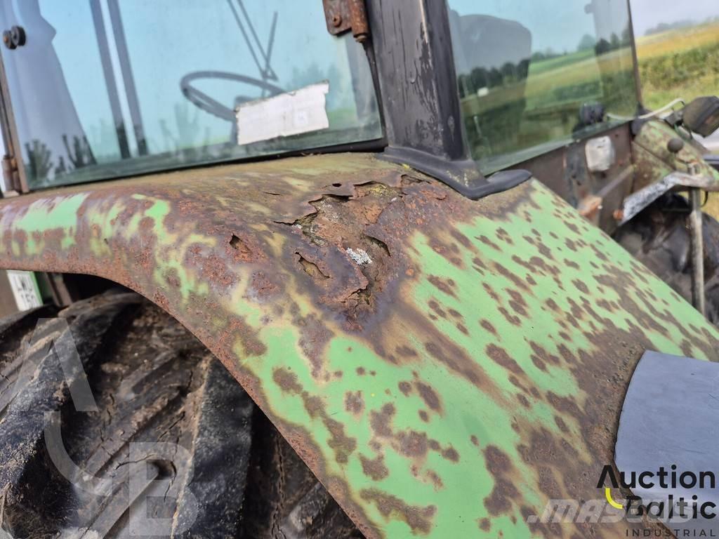 John Deere MFWD Traktorok