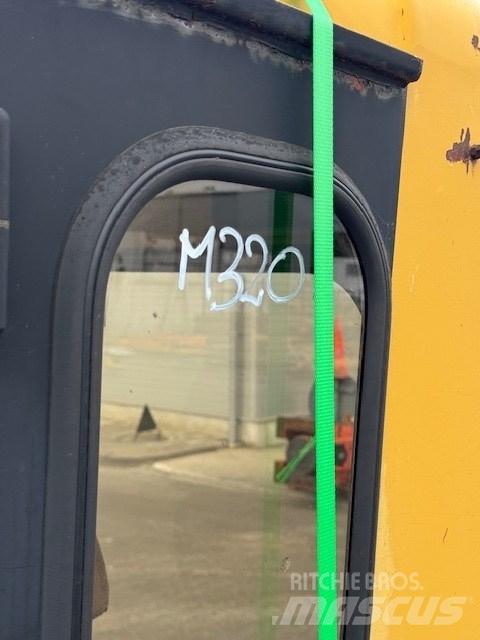 CAT M 320 USED CAB Vezetőfülke és belső tartozékok