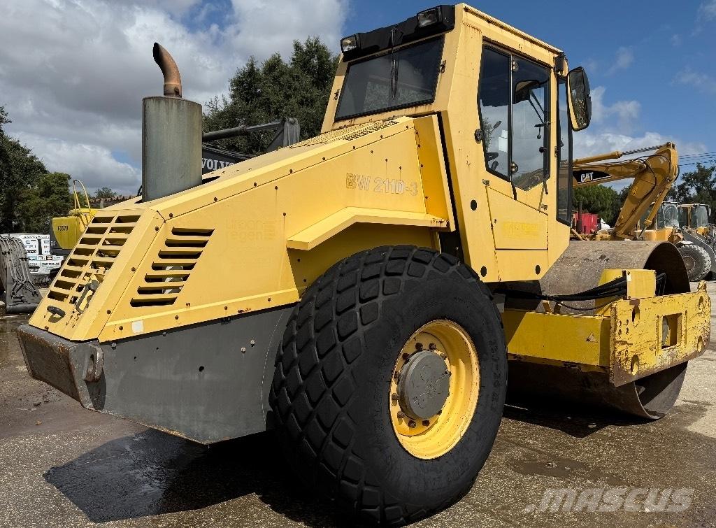 Bomag BW 211 D-3 Ikerdobos hengerek
