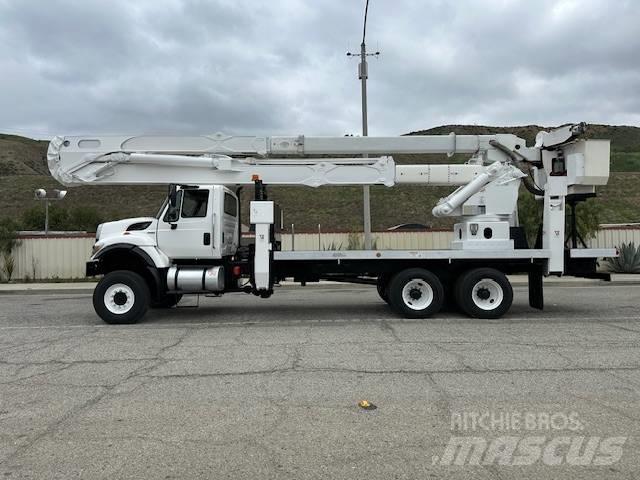International 7400 Egyéb