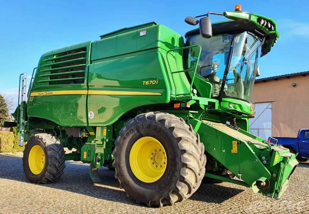John Deere T670 Kombájnok