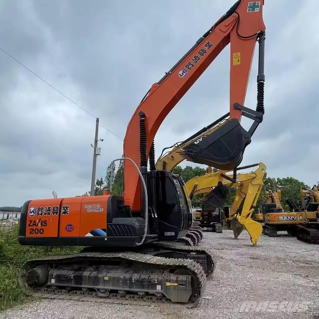Hitachi ZX 200 Lánctalpas kotrók