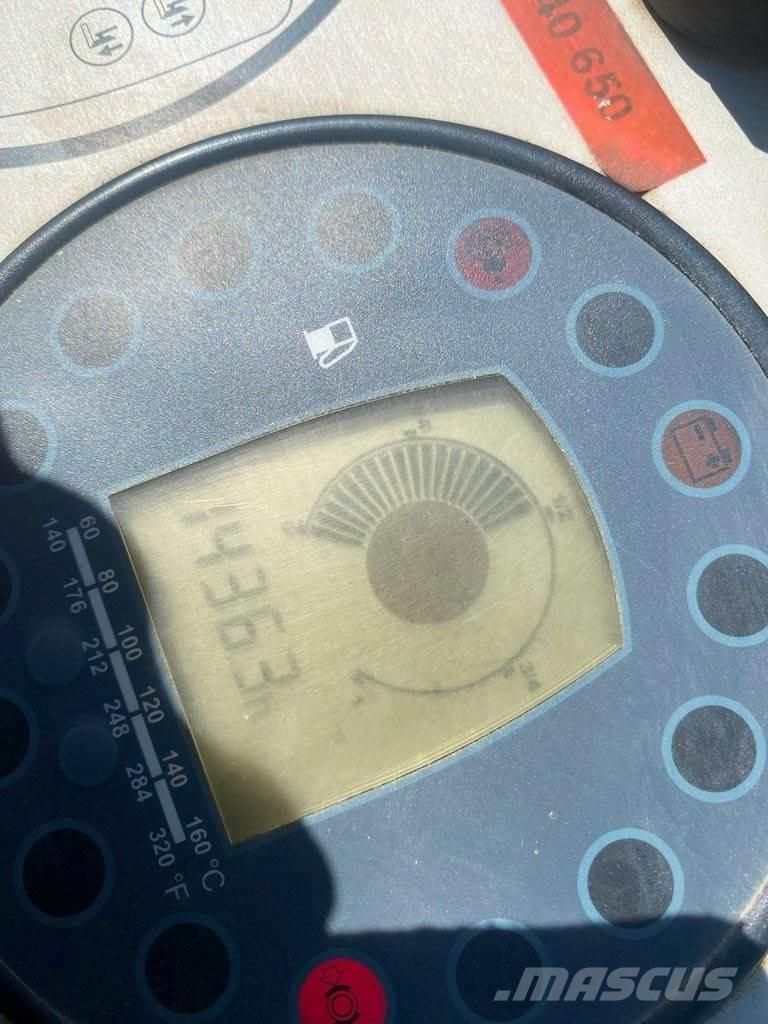 Bomag BW138AD-5 Ikerdobos hengerek