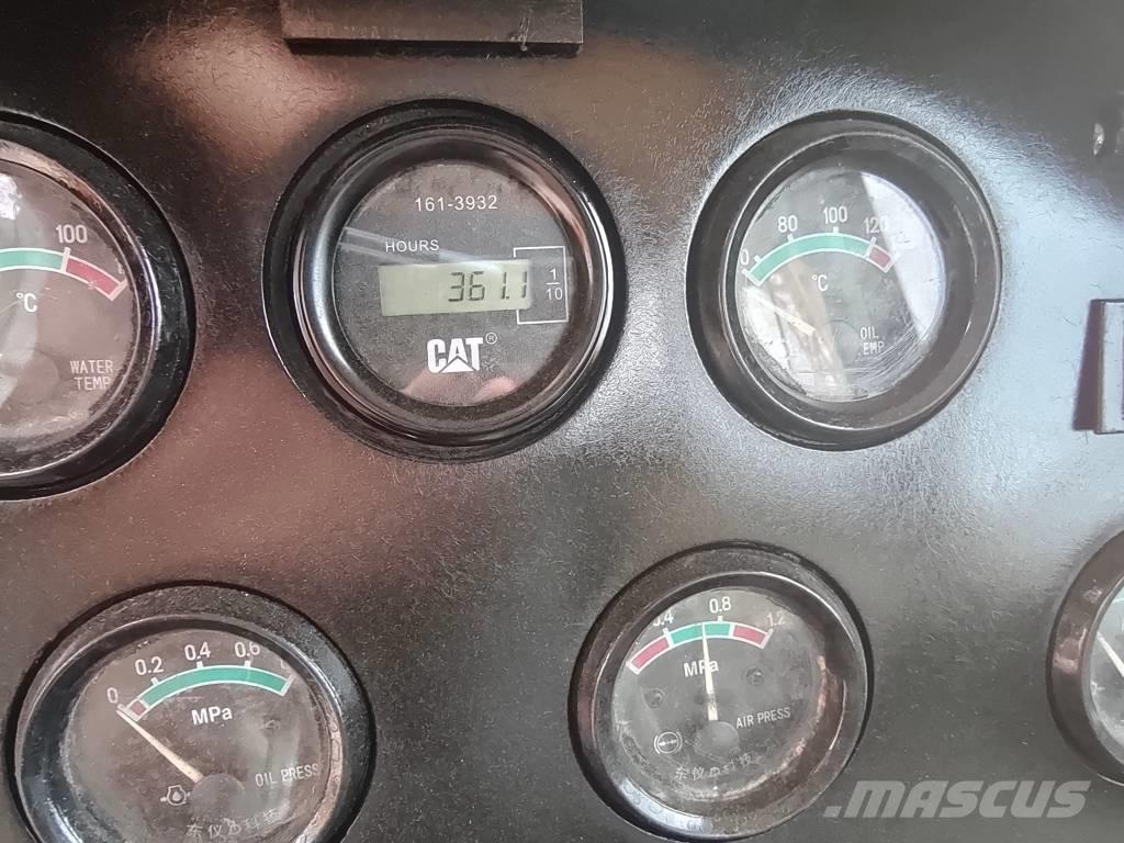 CAT 966 H Gumikerekes homlokrakodók