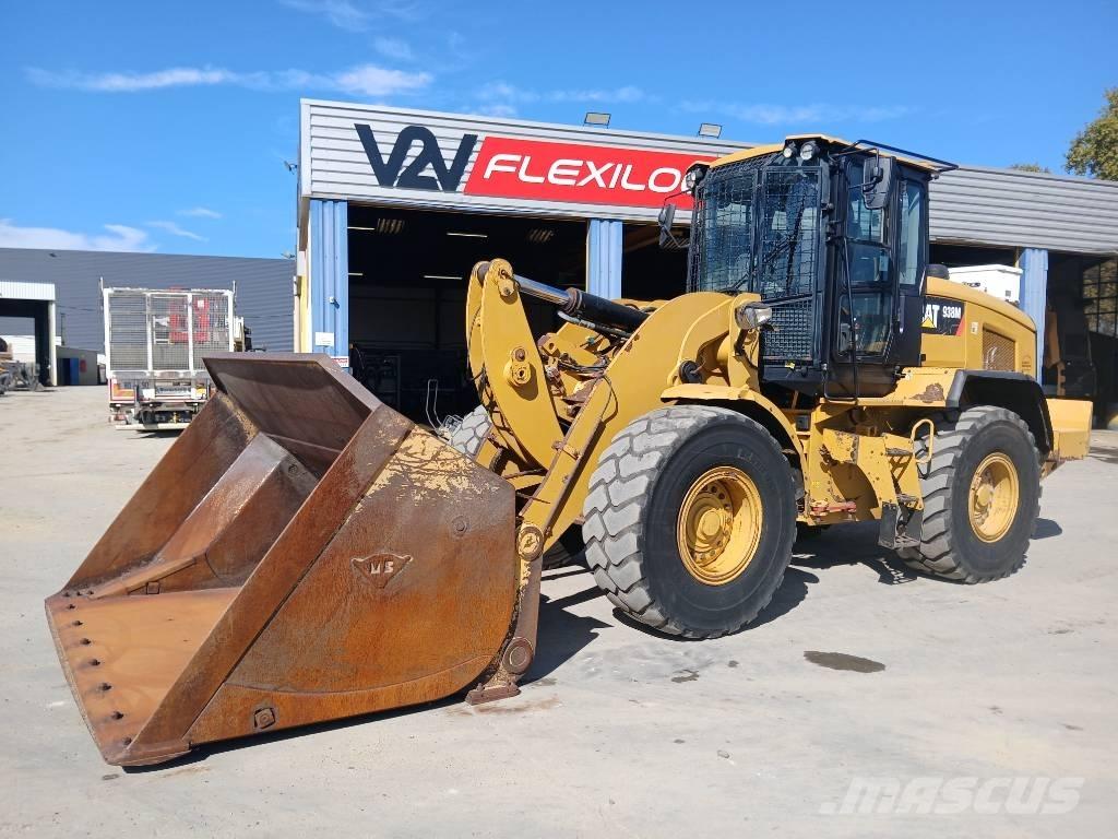 CAT 938 Gumikerekes homlokrakodók