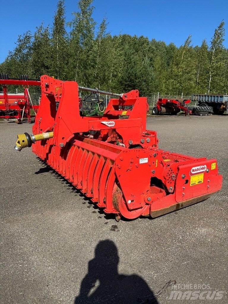Maschio DC 3000 Kardánhajtású ekék és Forgó-boronák