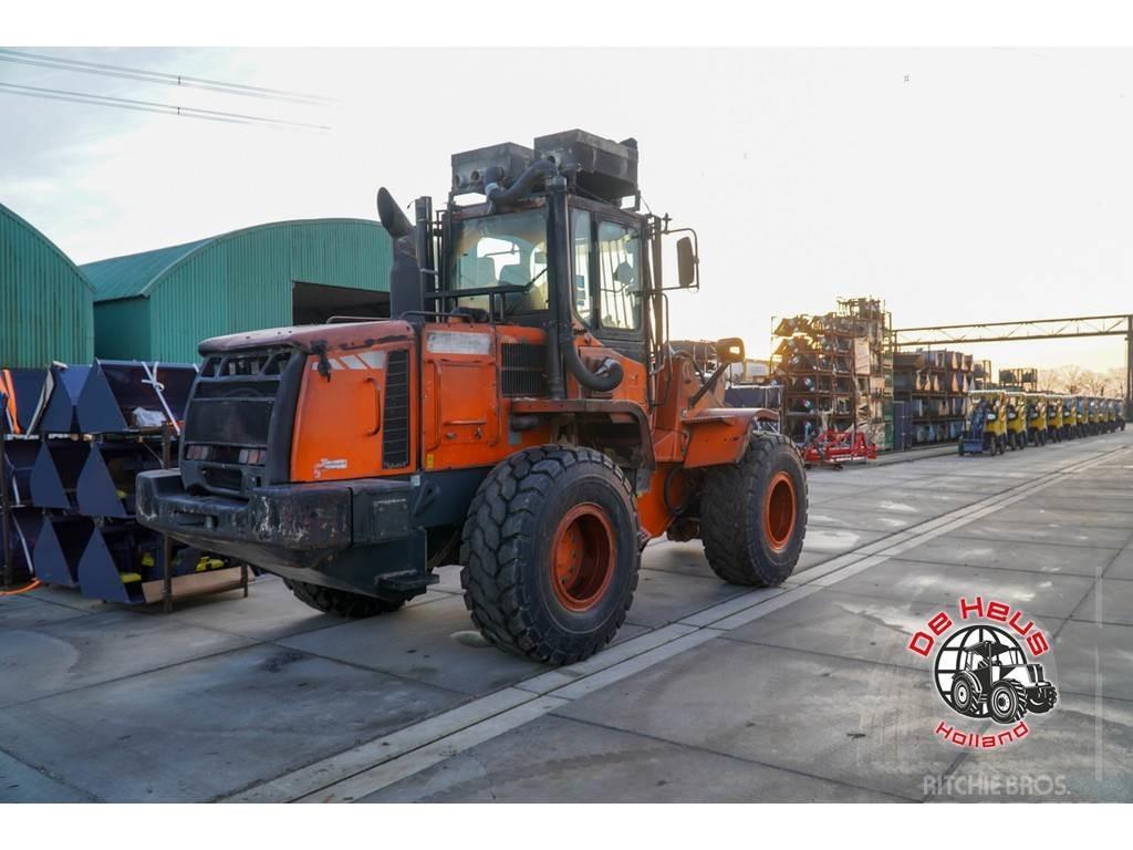 Doosan DL250 Gumikerekes homlokrakodók