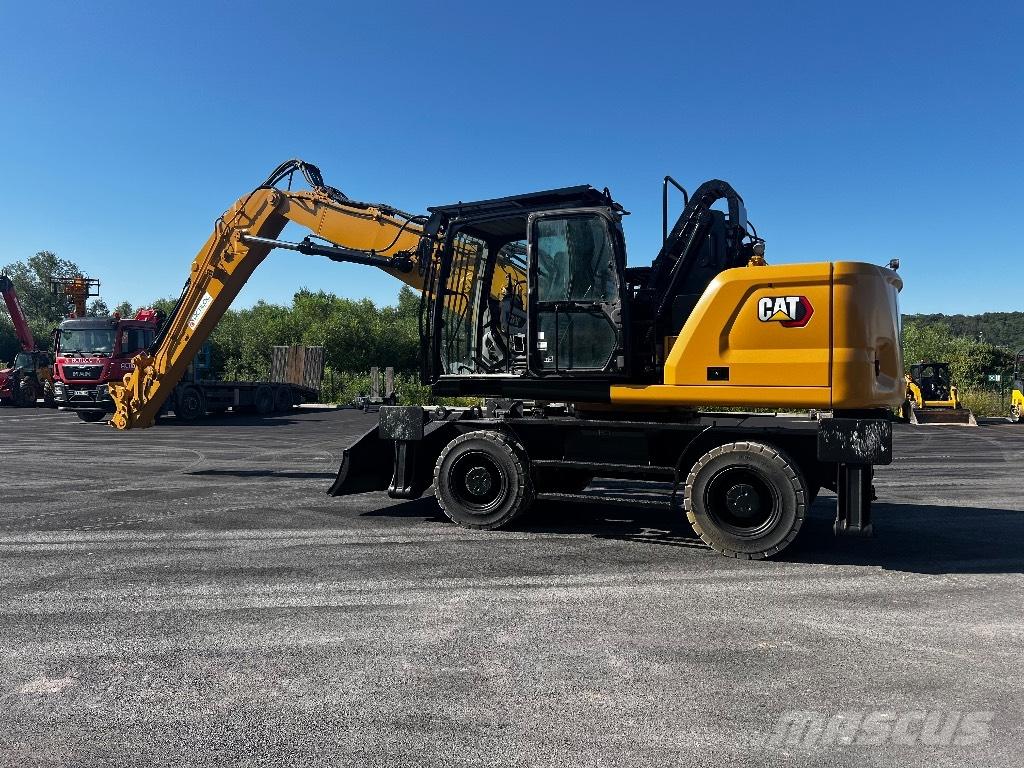 CAT 3022 Gumikerekes kotrók