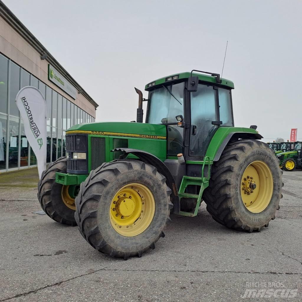 John Deere 7700 Traktorok