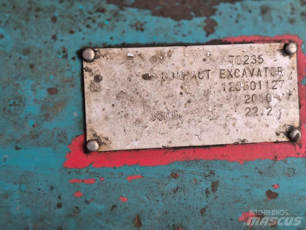 Takeuchi TB 235 Mini kotrók < 7t