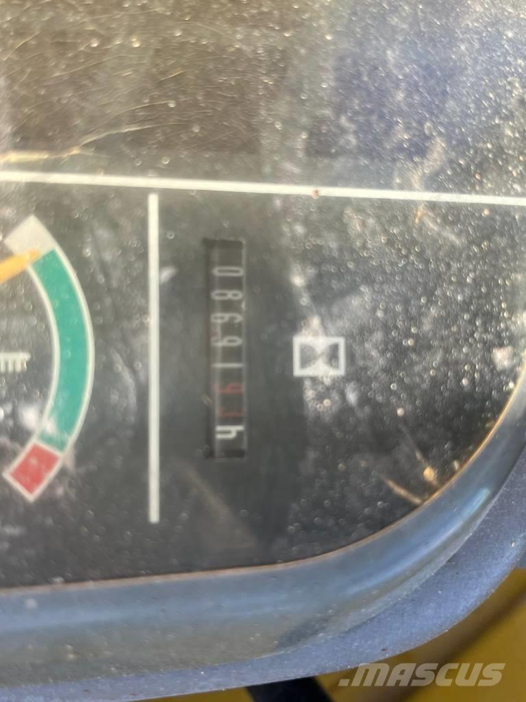 Komatsu PC 27 Mini kotrók < 7t