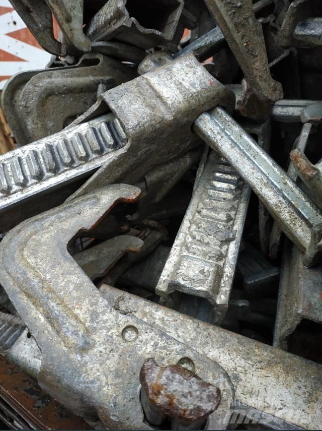 Peri BFD Clamps (Used) Zsaluzatok