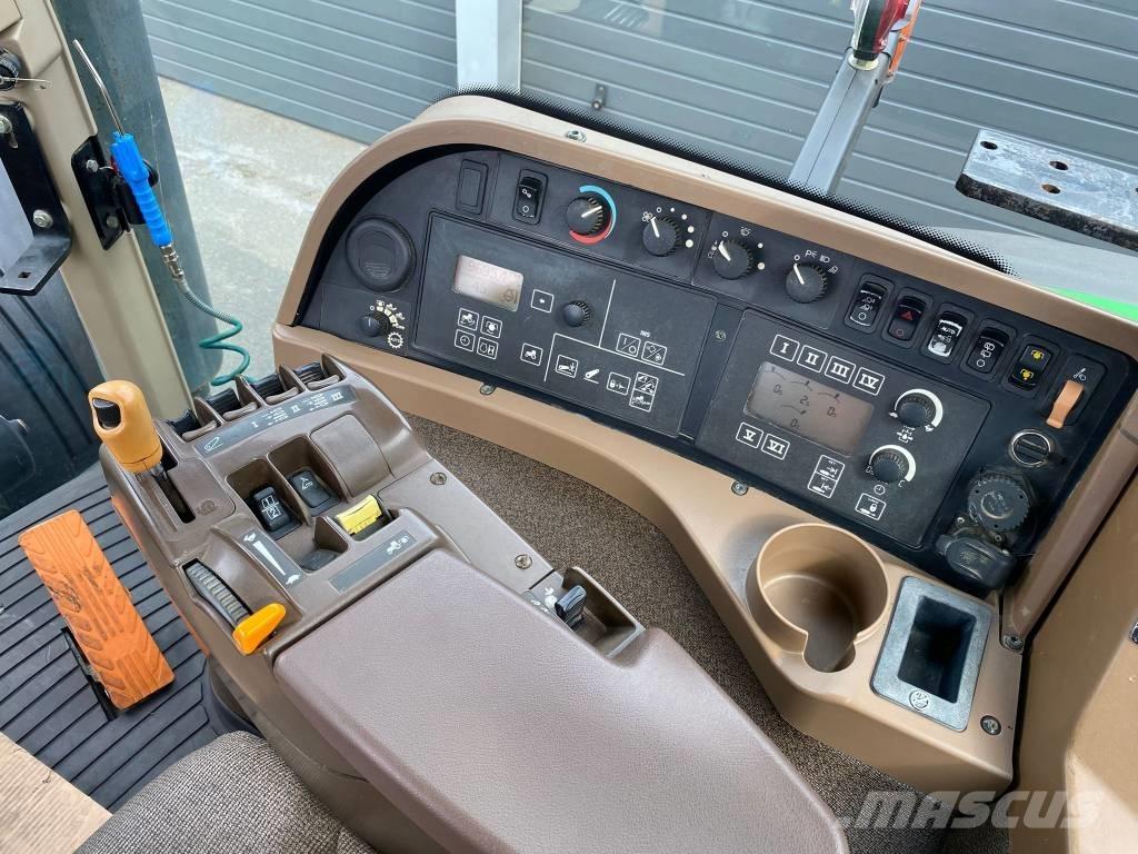 John Deere 8230 ILS Traktorok