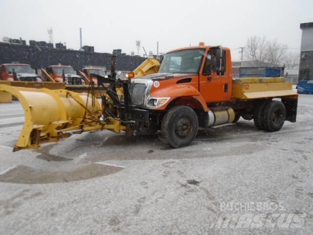 International 7400 Hóeltakarítók