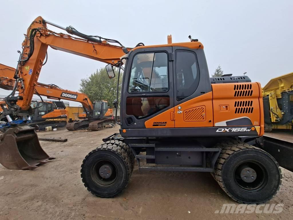 Doosan DX 165 W-5 Gumikerekes kotrók