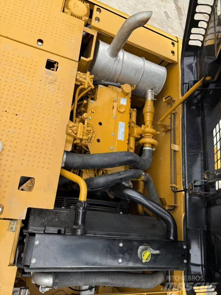 CAT 320 D Lánctalpas kotrók