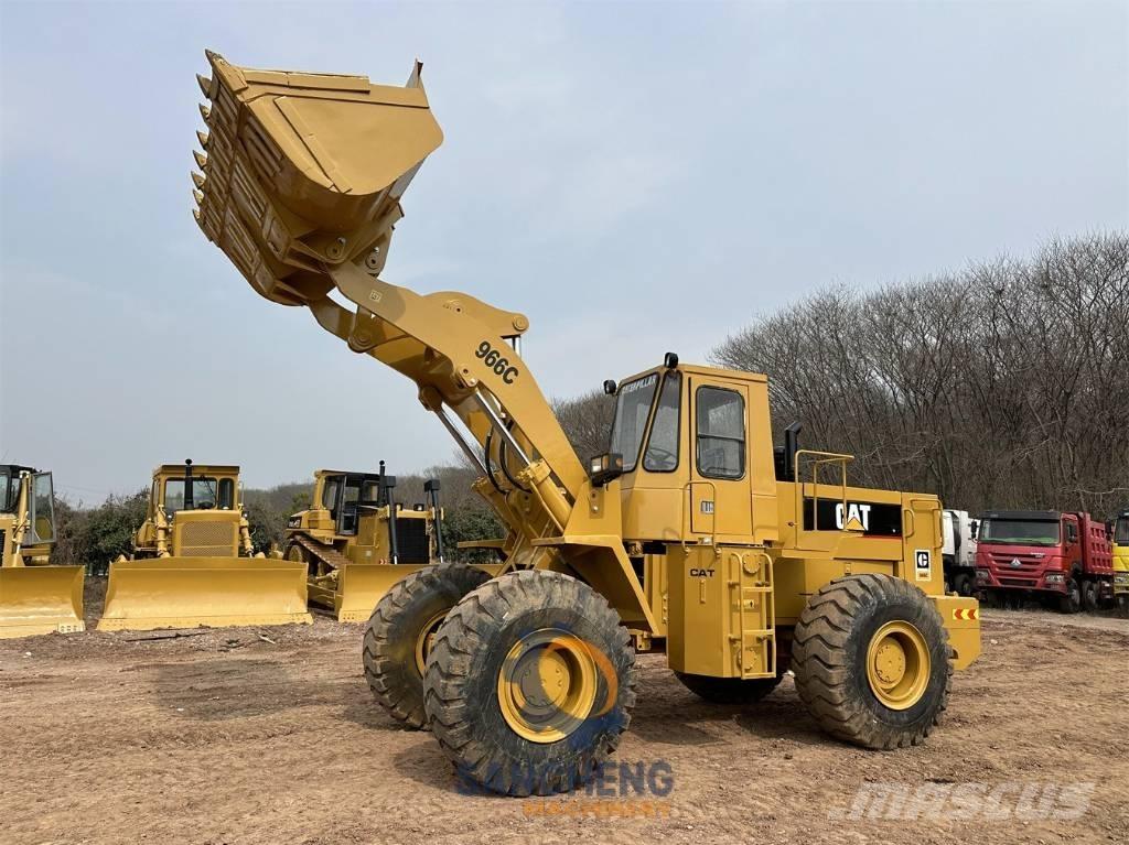 CAT 966C Gumikerekes homlokrakodók
