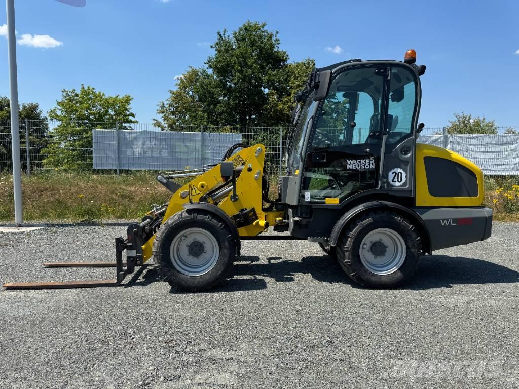 Wacker Neuson WL38 Gumikerekes homlokrakodók