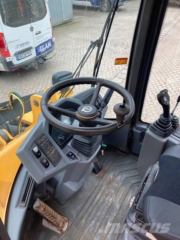Volvo L 35 G Gumikerekes homlokrakodók