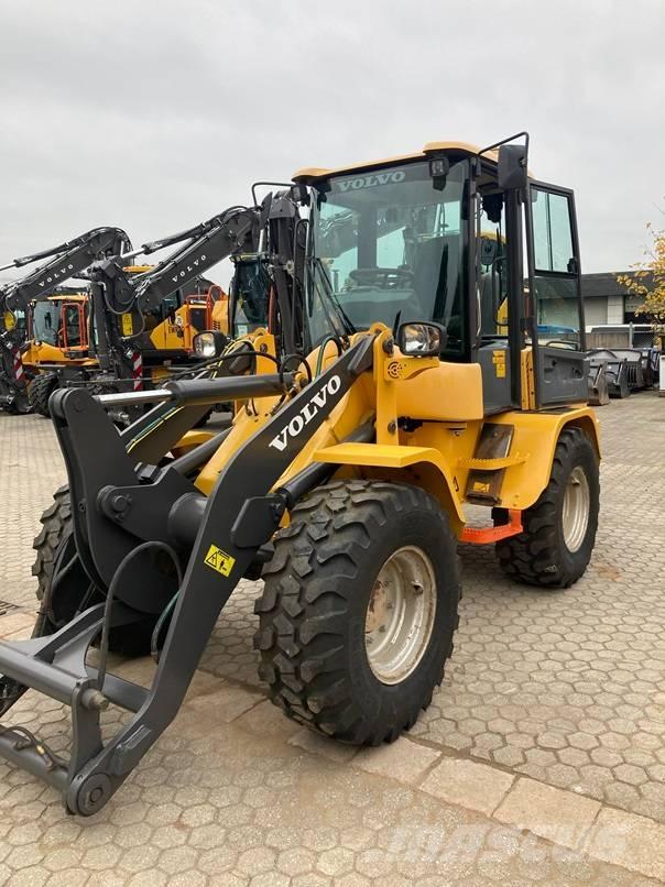 Volvo L 35 G Gumikerekes homlokrakodók