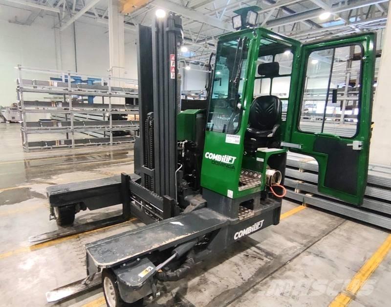 Combilift C 4000 Tolóoszlopos négyutas targonca