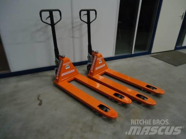 Doosan Pallettruck Kézi raklapemelő