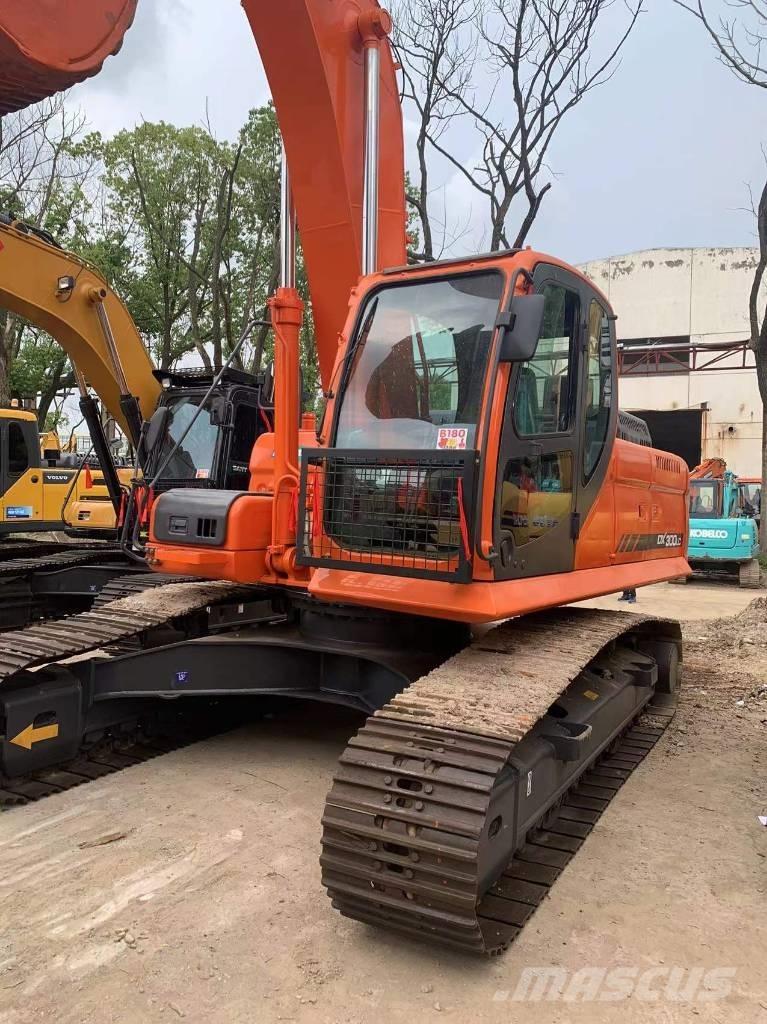 Doosan DX 300 Lánctalpas kotrók