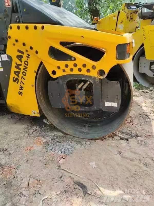 Sakai SW 770 ND Ikerdobos hengerek