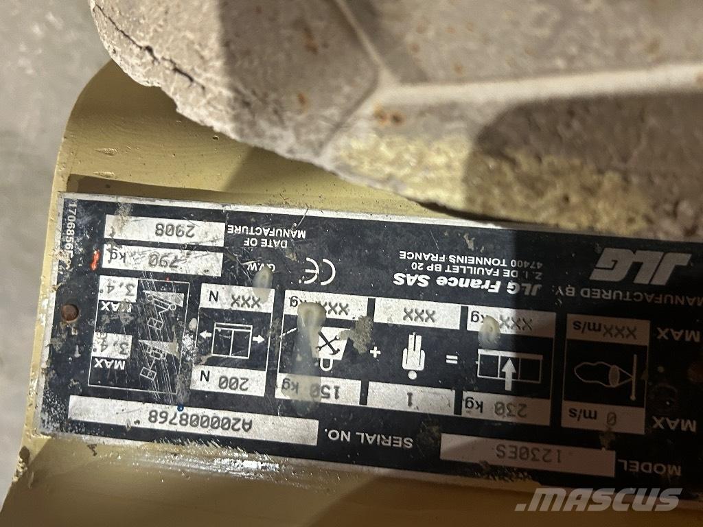 JLG 1230 ES Személyemelők