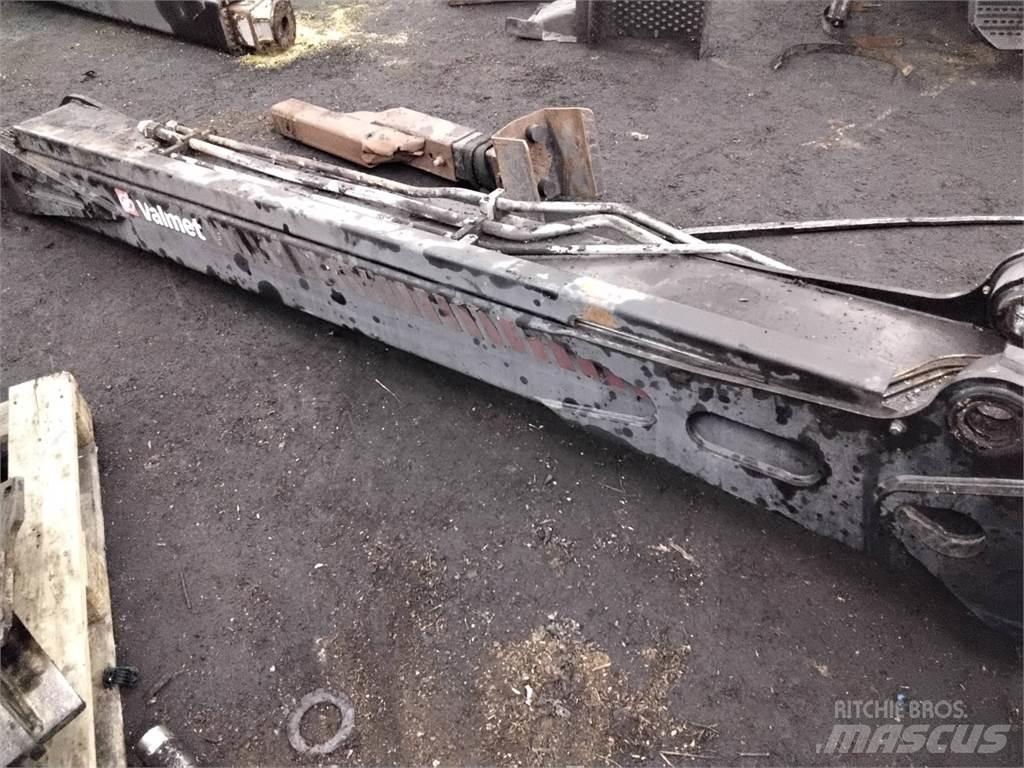 Valmet CRH22 Betakarító daruk