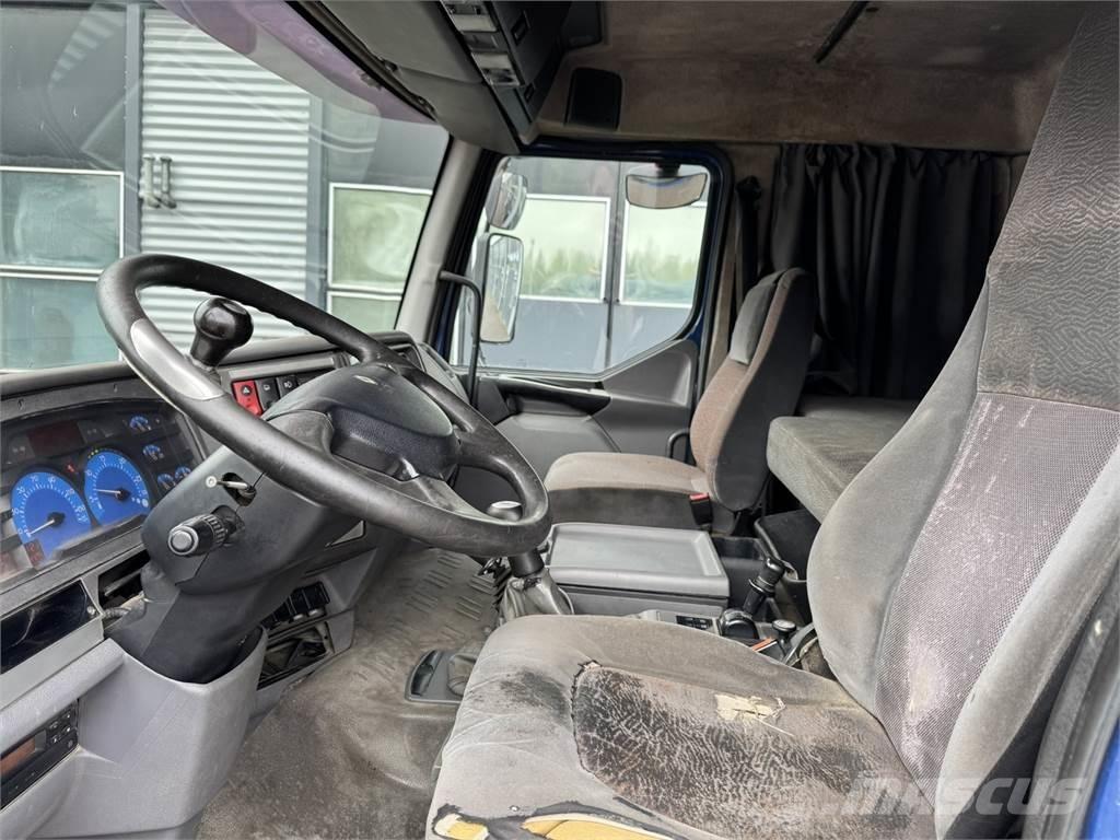 Sisu E12M 10X4 Billenő teherautók