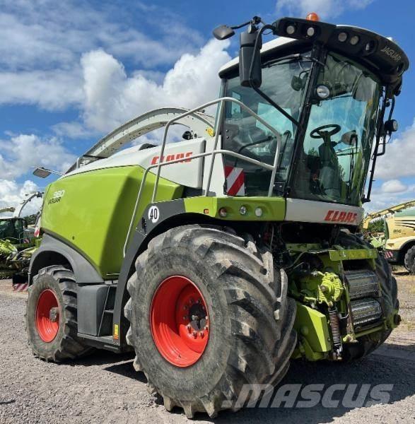 CLAAS JAGUAR 980 Önjáró szecskázók