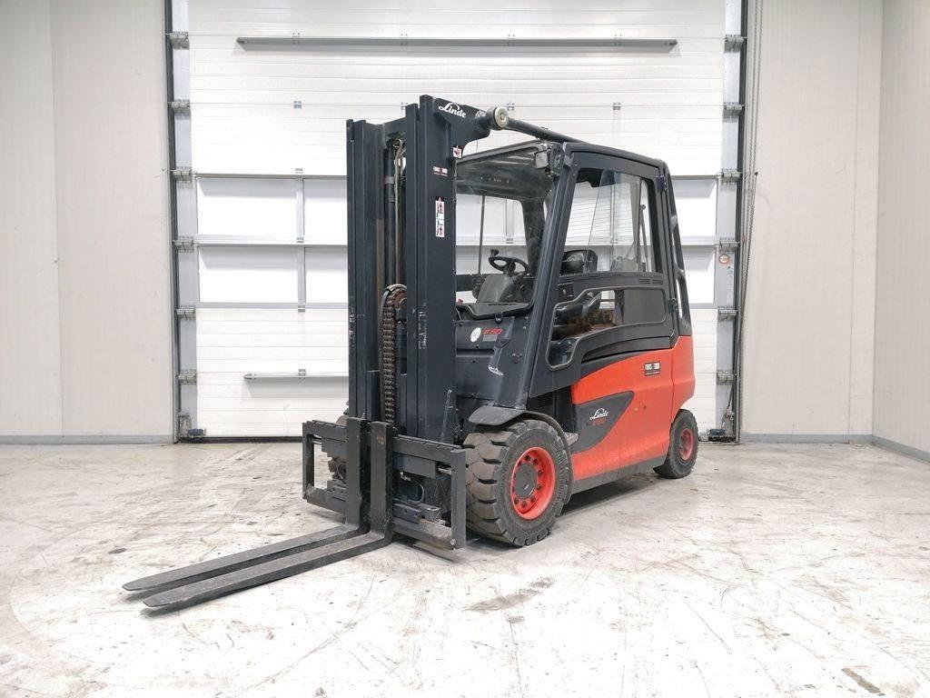 Linde E50HL-01 Elektromos targoncák