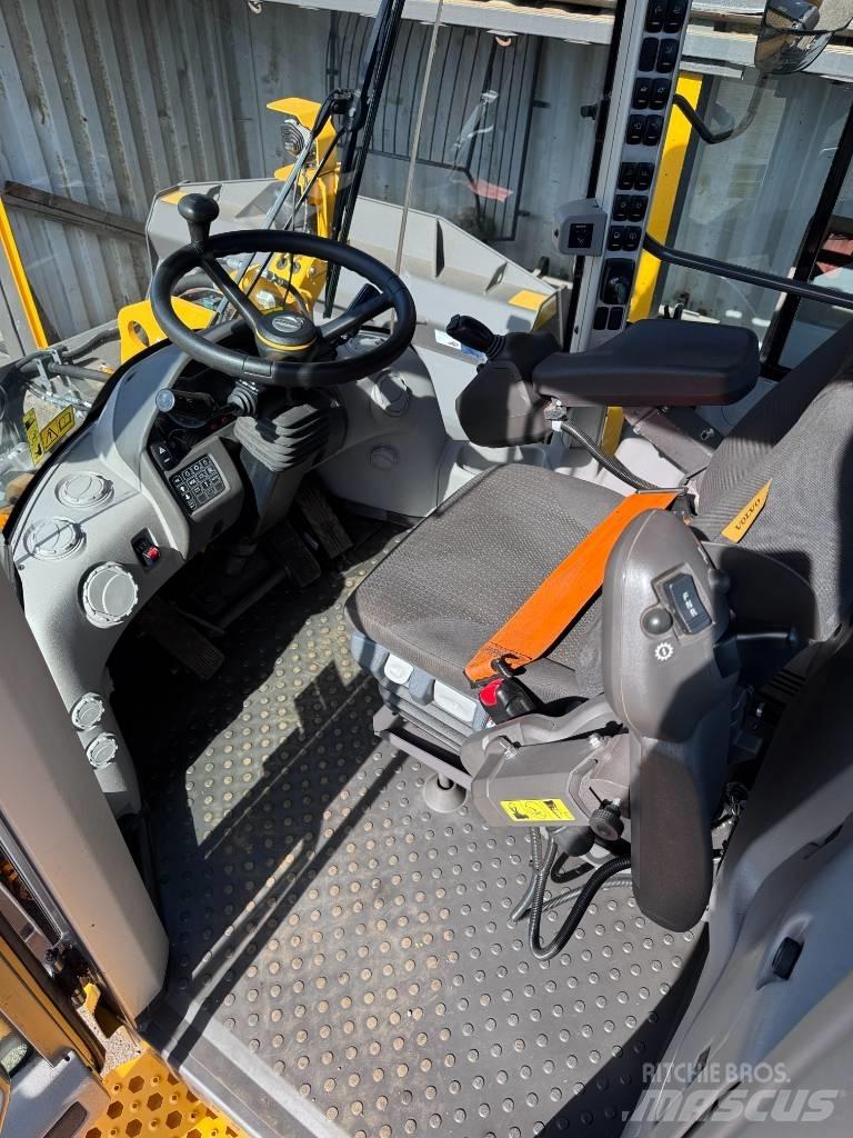 Volvo L90H Gumikerekes homlokrakodók