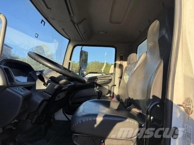 Hino 338 Italszállító tehergépkocsik