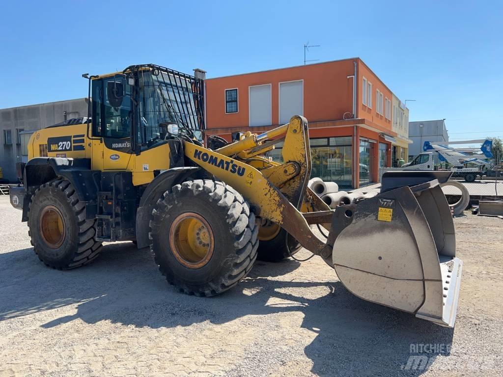 Komatsu WA 270-8 Gumikerekes homlokrakodók