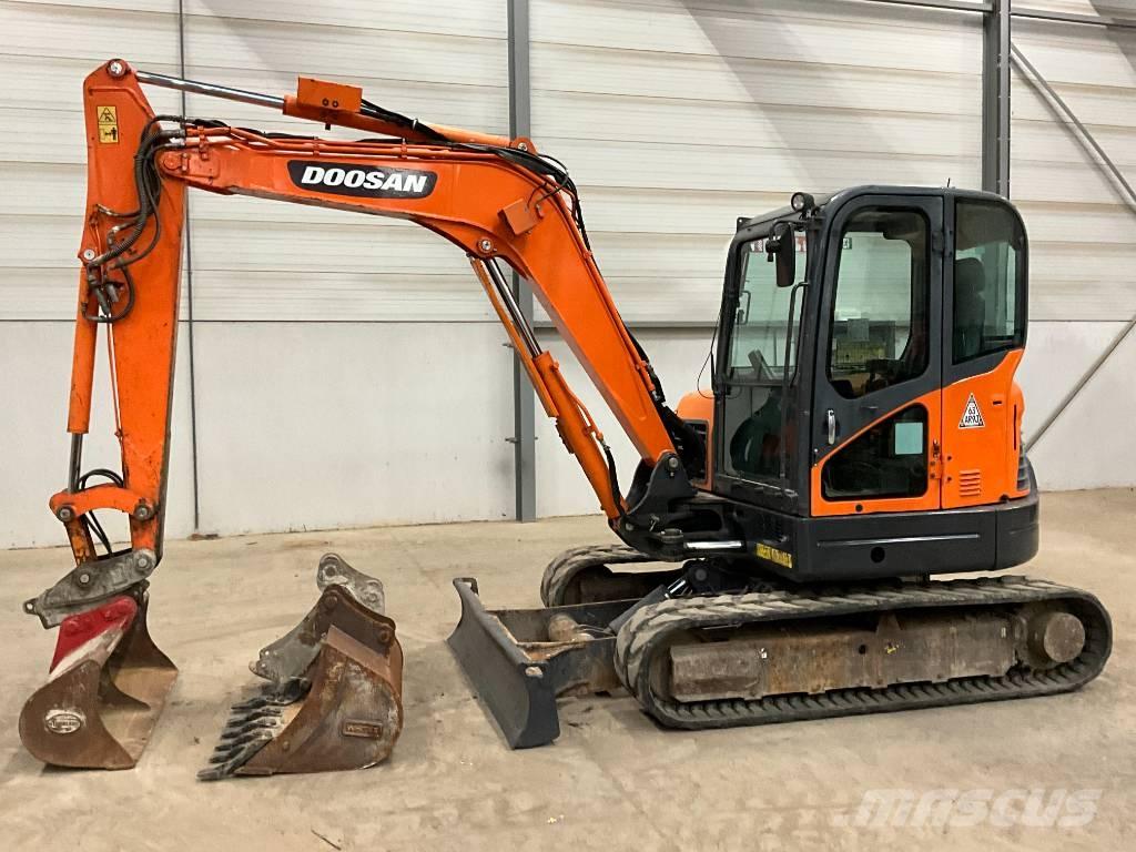 Doosan DX 63-3 Mini kotrók < 7t