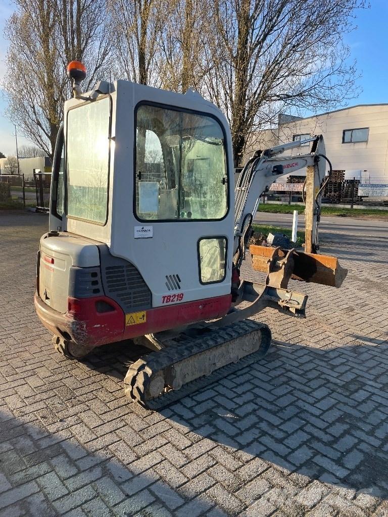 Takeuchi TB 219 Mini kotrók < 7t