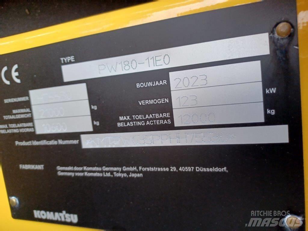 Komatsu PW180-11E0 Gumikerekes kotrók