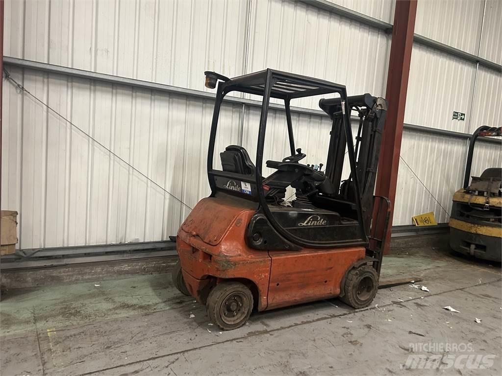 Linde E18P-02 Elektromos targoncák