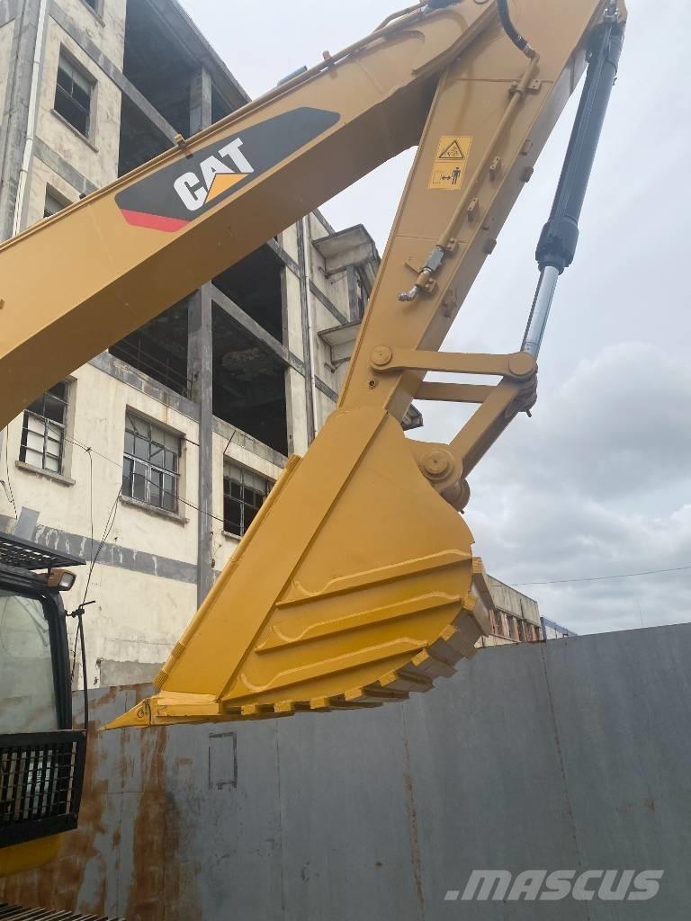 CAT 320 D Lánctalpas kotrók