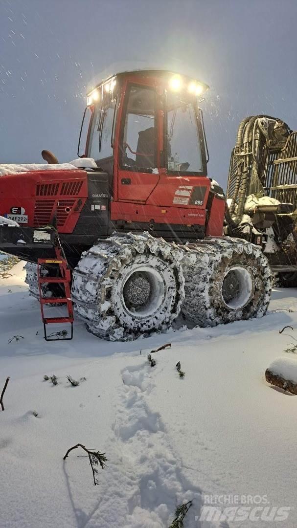 Komatsu 895 Kihordók